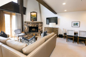 Sultan Two Bedroom Loft Suite with Majestic Mountain Views condo